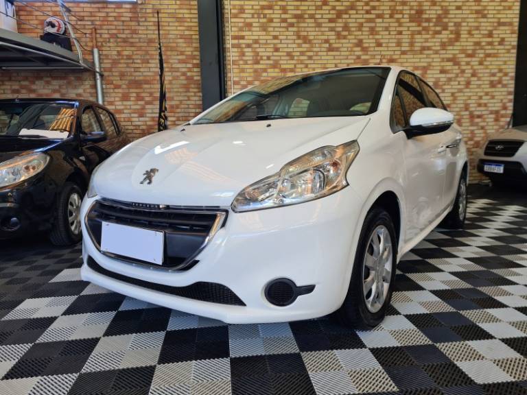 PEUGEOT - 208 - 2013/2014 - Branca - R$ 31.000,00