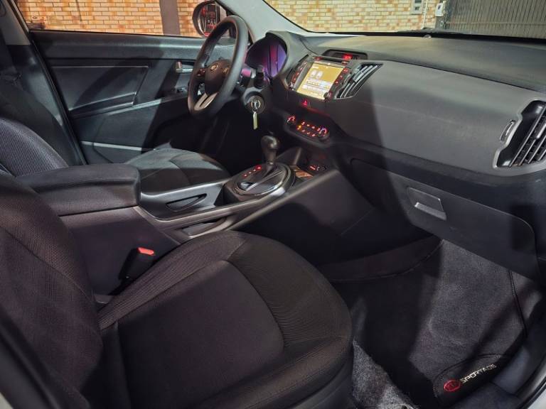 KIA MOTORS - SPORTAGE - 2013/2014 - Prata - R$ 79.900,00
