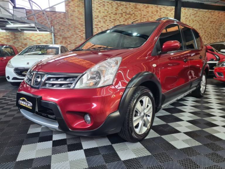 NISSAN - LIVINA - 2011/2012 - Vermelha - R$ 39.900,00