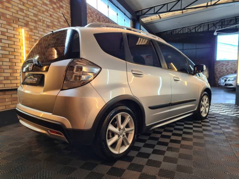 HONDA - FIT - 2013/2013 - Prata - R$ 58.900,00