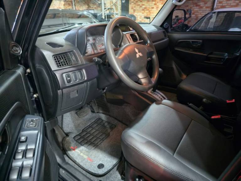 MITSUBISHI - PAJERO TR4 - 2009/2009 - Preta - R$ 53.900,00