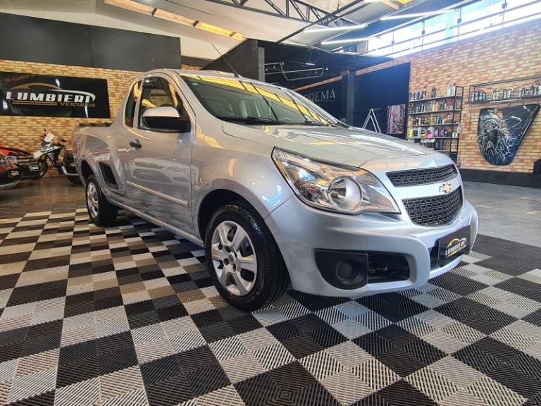 CHEVROLET - MONTANA - 2011/2012 - Prata - R$ 41.900,00