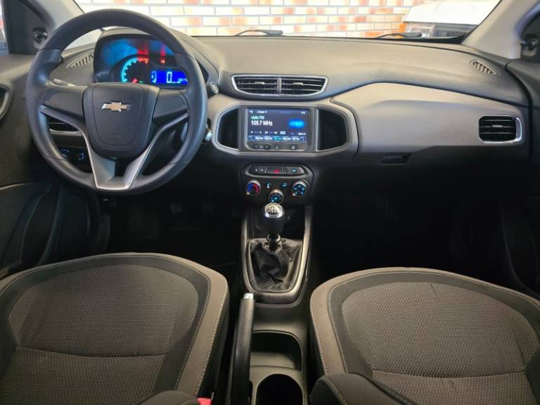 CHEVROLET - PRISMA - 2013/2014 - Prata - R$ 45.900,00