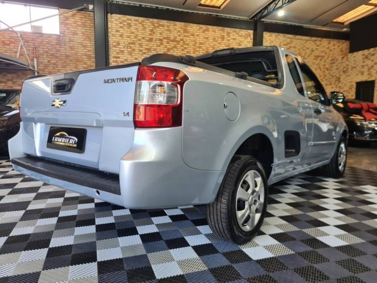 CHEVROLET - MONTANA - 2011/2012 - Prata - R$ 41.900,00