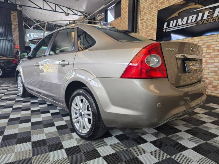 FORD - FOCUS - 2009/2009 - Prata - R$ 39.900,00