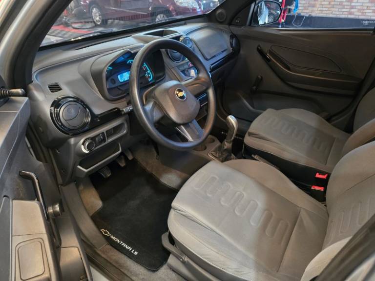 CHEVROLET - MONTANA - 2011/2012 - Prata - R$ 41.900,00