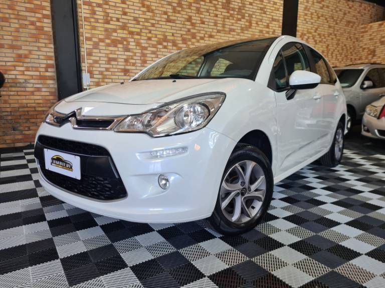 CITROËN - C3 - 2016/2017 - Branca - R$ 46.900,00