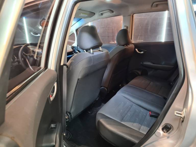 HONDA - FIT - 2013/2013 - Prata - R$ 58.900,00