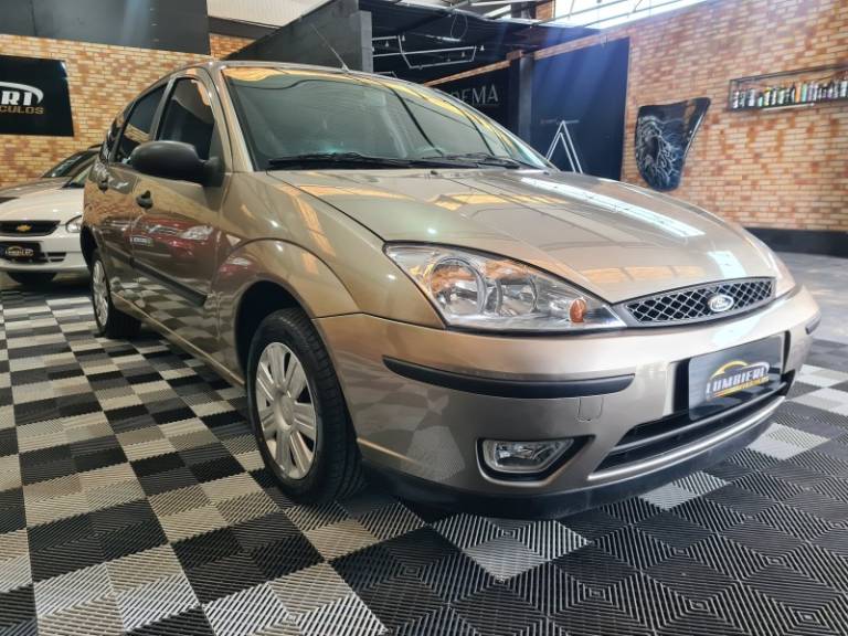 FORD - FOCUS - 2008/2008 - Prata - R$ 27.900,00