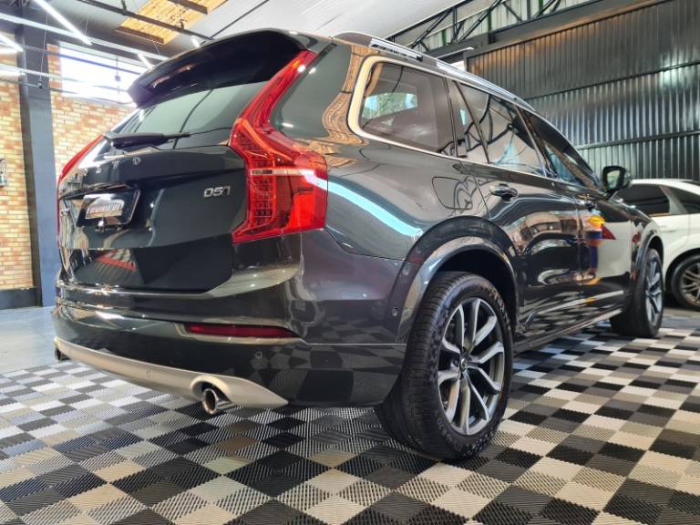 VOLVO - XC90 - 2018/2018 - Cinza - R$ 189.900,00