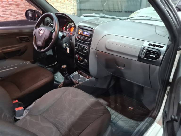 FIAT - STRADA - 2019/2020 - Branca - R$ 58.900,00