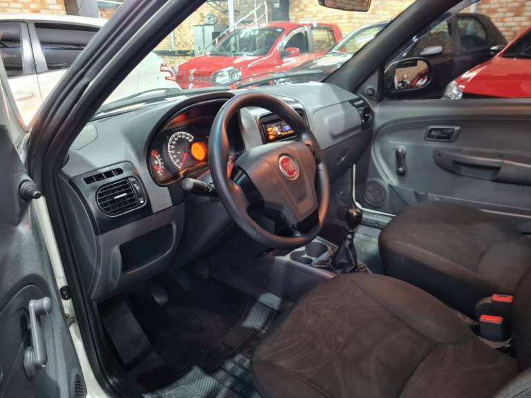 FIAT - STRADA - 2019/2020 - Branca - R$ 58.900,00