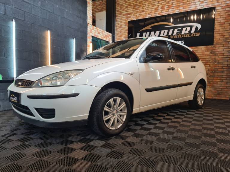 FORD - FOCUS - 2009/2009 - Branca - R$ 29.900,00