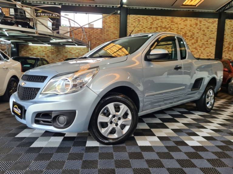 CHEVROLET - MONTANA - 2011/2012 - Prata - R$ 41.900,00