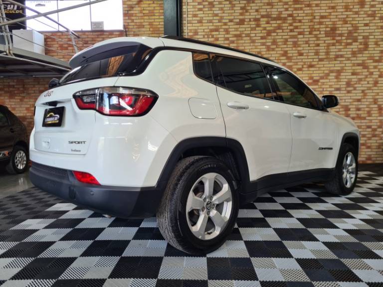 JEEP - COMPASS - 2017/2018 - Branca - R$ 82.900,00