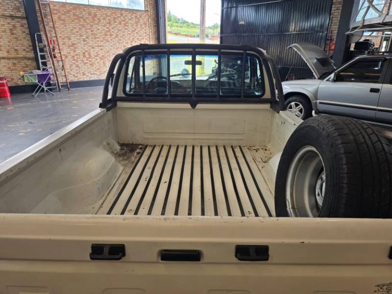 FORD - F-1000 - 1992/1993 - Branca - R$ 59.900,00