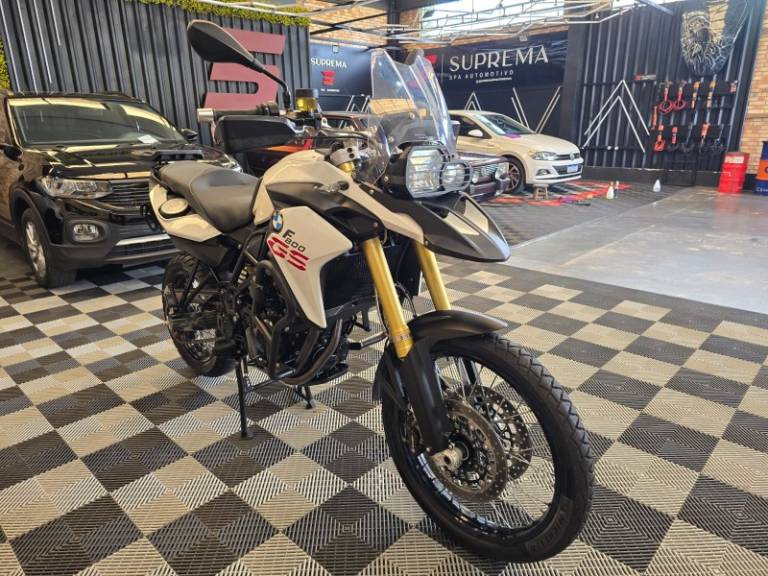 BMW - F 800 - 2013/2013 - Branca - R$ 41.500,00