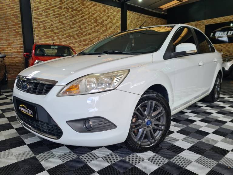 FORD - FOCUS - 2013/2013 - Branca - R$ 44.500,00