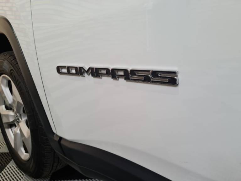JEEP - COMPASS - 2017/2018 - Branca - R$ 82.900,00