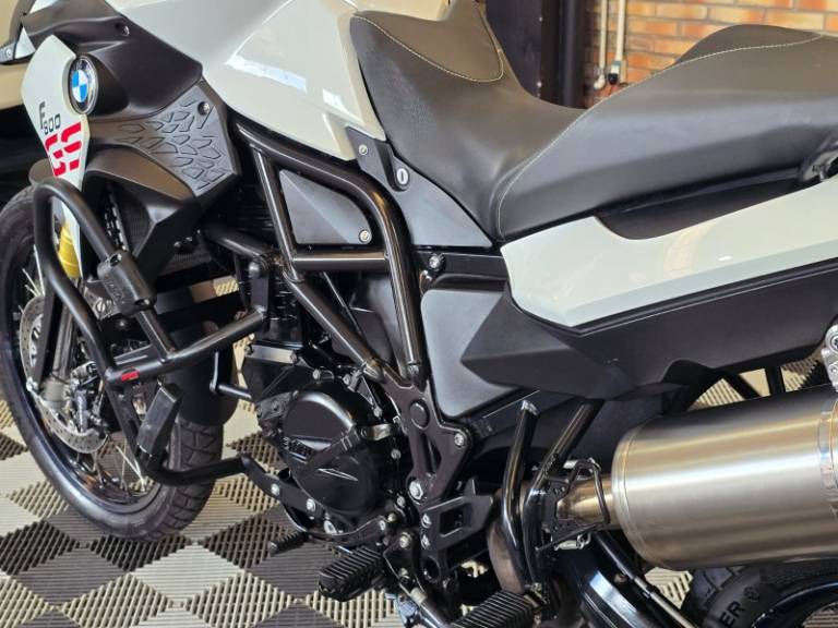BMW - F 800 - 2013/2013 - Branca - R$ 41.500,00