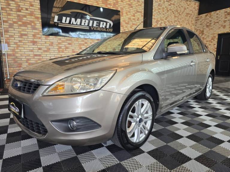 FORD - FOCUS - 2009/2009 - Prata - R$ 39.900,00