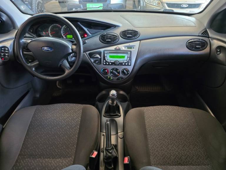 FORD - FOCUS - 2008/2008 - Prata - R$ 31.900,00