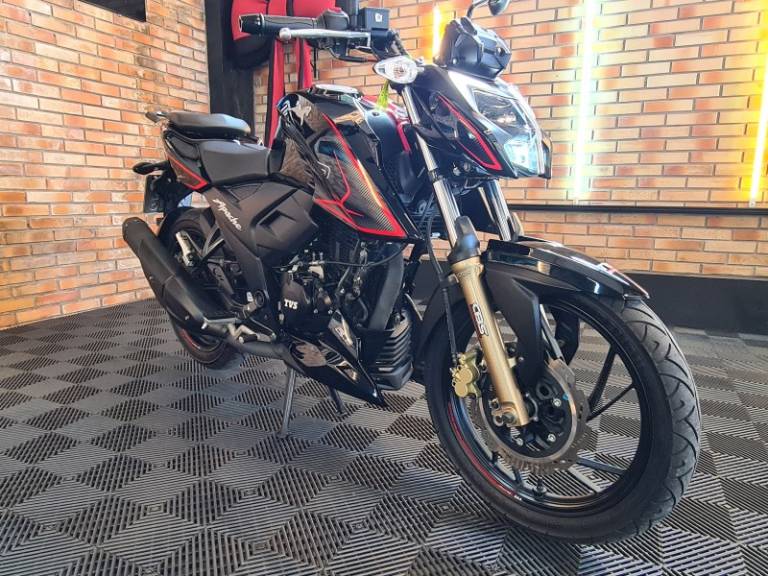 DAFRA - APACHE RTR 200 - 2023/2024 - Preta - R$ 17.800,00