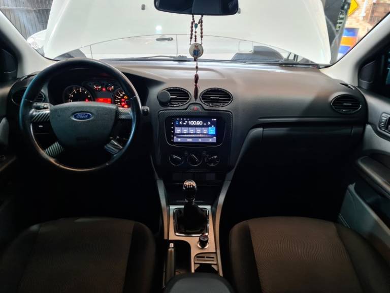FORD - FOCUS - 2013/2013 - Branca - R$ 44.500,00