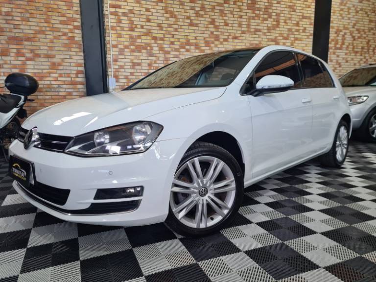 VOLKSWAGEN - GOLF - 2015/2015 - Branca - R$ 86.900,00