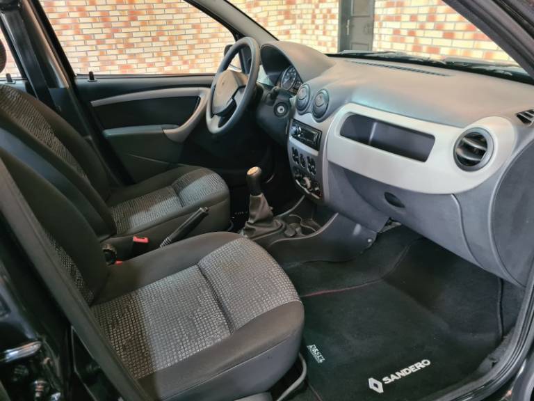 RENAULT - SANDERO - 2009/2009 - Preta - R$ 24.500,00