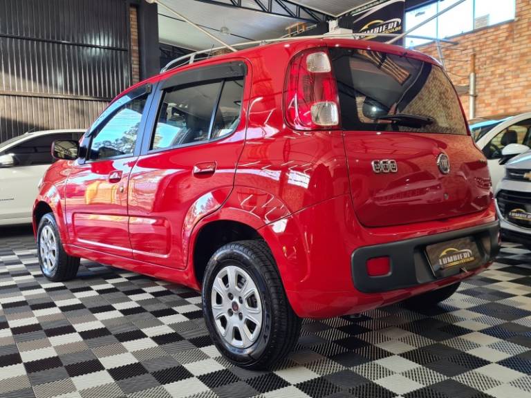 FIAT - UNO - 2011/2012 - Prata - R$ 26.900,00