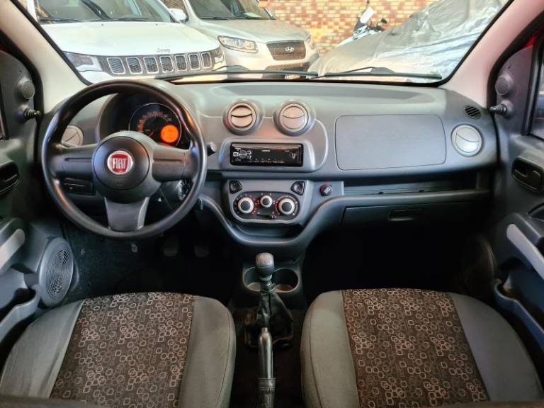 FIAT - UNO - 2011/2012 - Prata - R$ 26.900,00