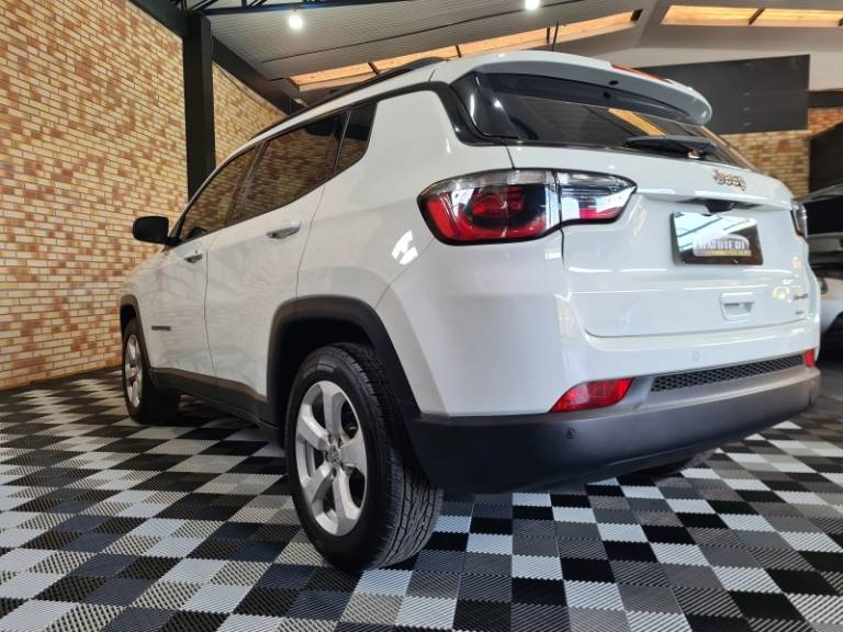 JEEP - COMPASS - 2017/2018 - Branca - R$ 82.900,00