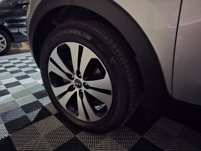 KIA MOTORS - SPORTAGE - 2013/2014 - Prata - R$ 79.900,00