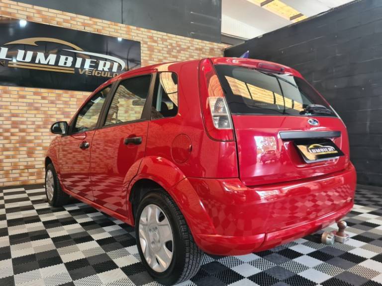 FORD - FIESTA - 2008/2009 - Vermelha - R$ 24.900,00