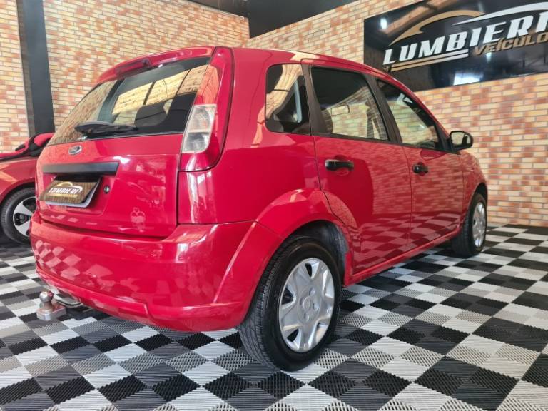 FORD - FIESTA - 2008/2009 - Vermelha - R$ 24.900,00