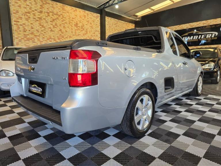 CHEVROLET - MONTANA - 2011/2012 - Prata - R$ 41.900,00