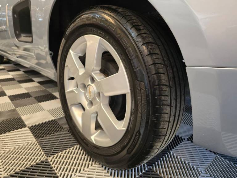 CHEVROLET - MONTANA - 2011/2012 - Prata - R$ 41.900,00