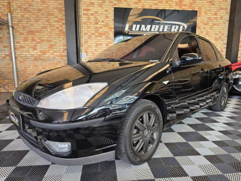 FORD - FOCUS - 2004/2004 - Preta - R$ 23.900,00