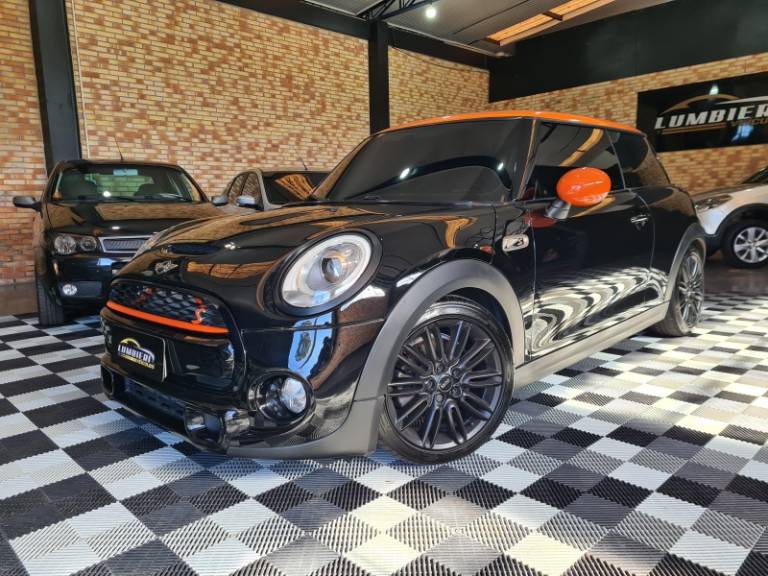 MINI - COOPER - 2016/2017 - Preta - R$ 114.900,00