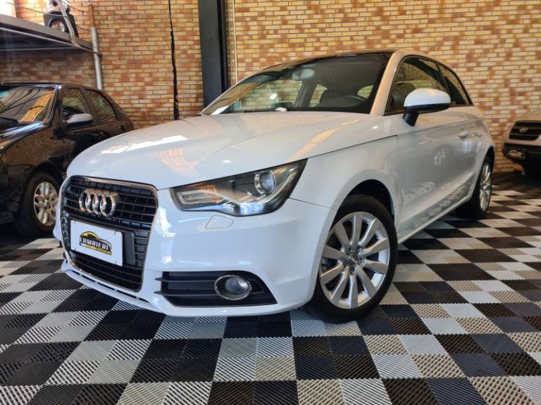 AUDI - A1 - 2011/2012 - Branca - R$ 59.900,00