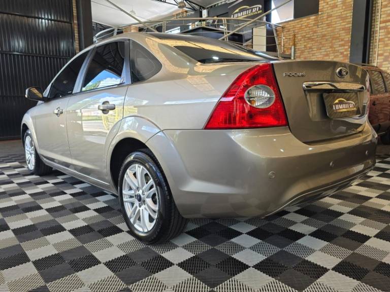 FORD - FOCUS - 2009/2009 - Prata - R$ 41.900,00