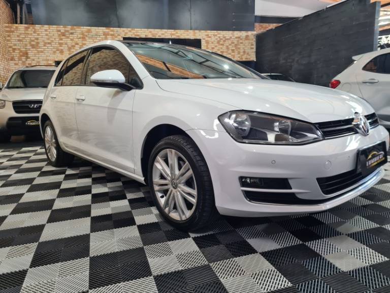 VOLKSWAGEN - GOLF - 2015/2015 - Branca - R$ 86.900,00