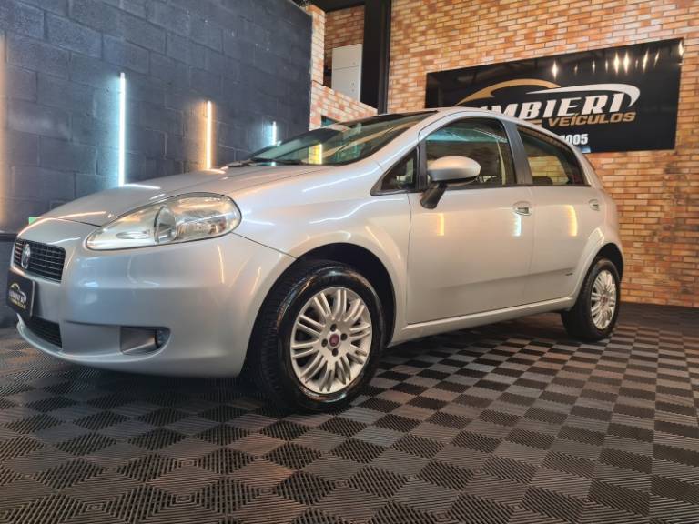 FIAT - PUNTO - 2011/2012 - Prata - R$ 37.900,00