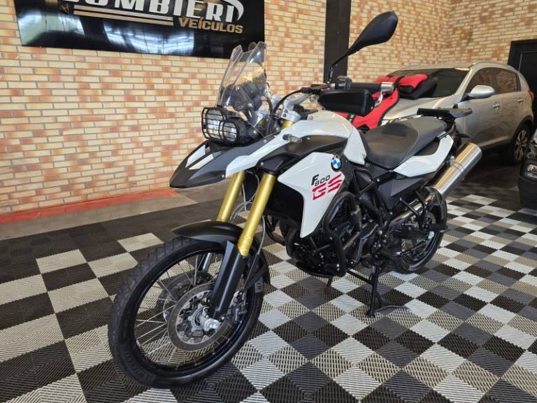 BMW - F 800 - 2013/2013 - Branca - R$ 41.500,00