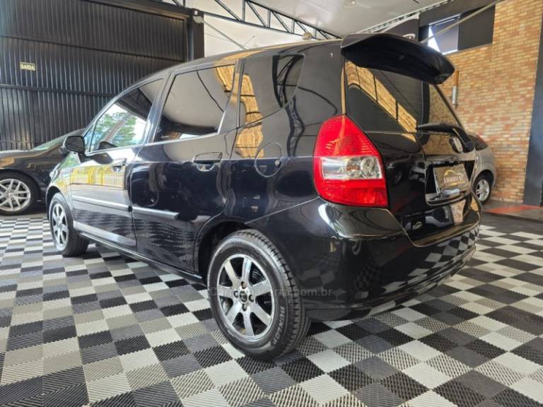 HONDA - FIT - 2004/2005 - Preta - R$ 29.900,00