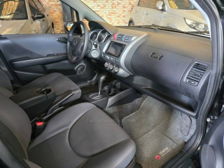 HONDA - FIT - 2004/2005 - Preta - R$ 29.900,00