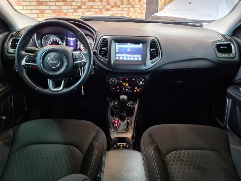 JEEP - COMPASS - 2017/2018 - Branca - R$ 82.900,00