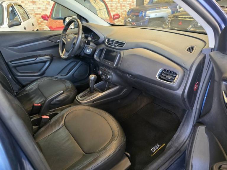 CHEVROLET - ONIX - 2013/2014 - Azul - R$ 55.900,00