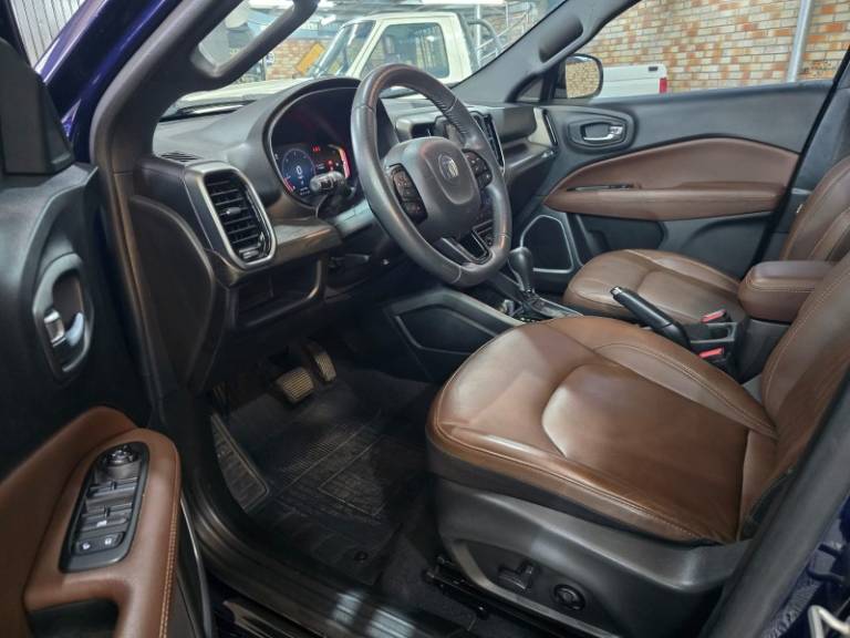 FIAT - TORO - 2021/2022 - Azul - R$ 139.900,00